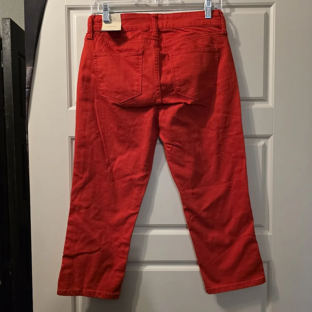 (Size 4 & 10) St Johns Bat Mid Rise Capri Pants In Red